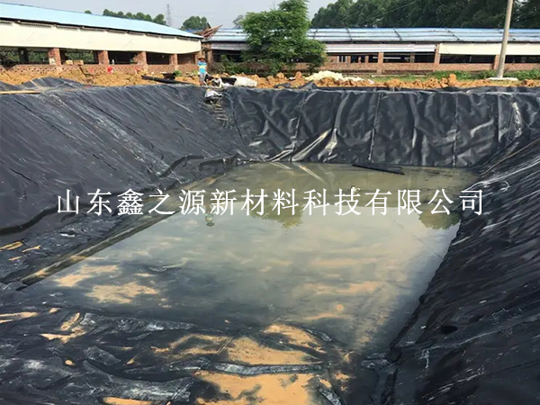 做好沼氣池黑膜的剪接工作，既節(jié)約又高效