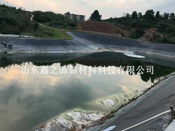養(yǎng)殖防滲膜鋪設(shè)要領(lǐng)：掌握這些，筑牢養(yǎng)殖防滲根基