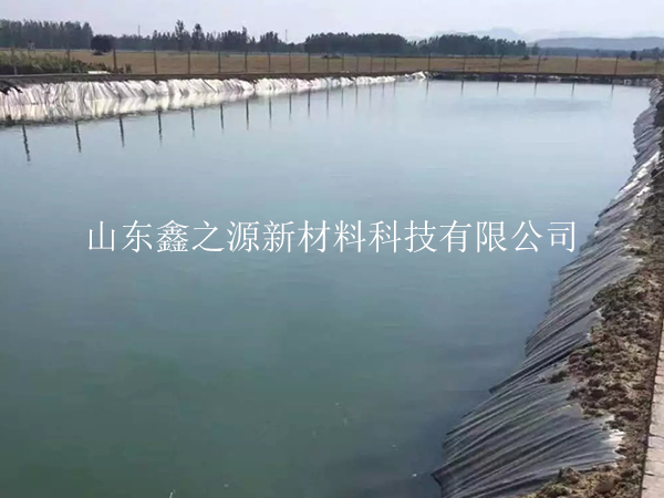 如何處理蓄水池hdpe土工膜的熱膨脹問題？